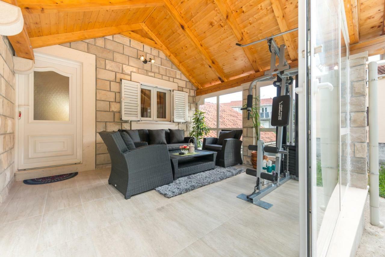 Tranquility And Nature In 4 Bedroom With Sea View Mokošica Buitenkant foto